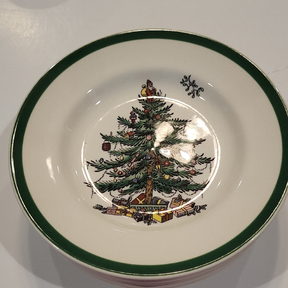 Christmas Tree Plate with Green Trim